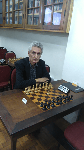 O diretor da prova, Mestre FIDE Alberto Mascarenhas