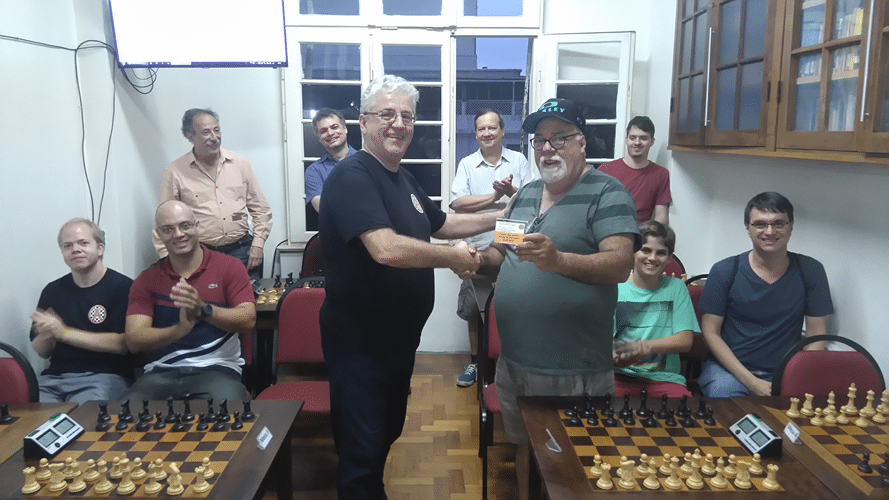 Premiação - Álvaro recebe de Mangini o Terceiro Lugar