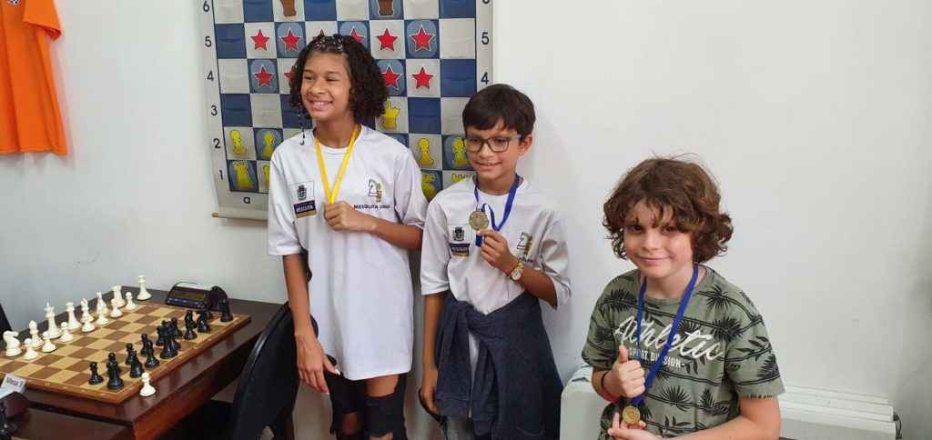 Aluna da LBV é Campeã Jovem do Torneio de Xadrez no RJ - LBV